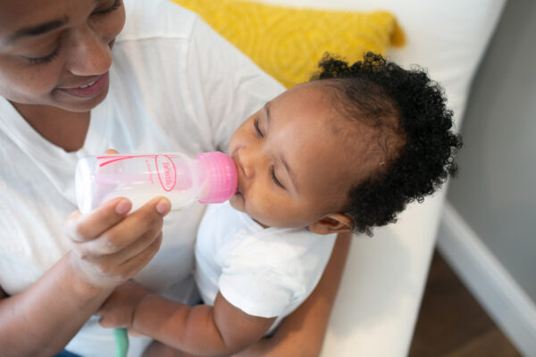 Dr. Brown's Options+ Anti-colic Bottle Giftset | Biberon à col étroit rose – Image 3